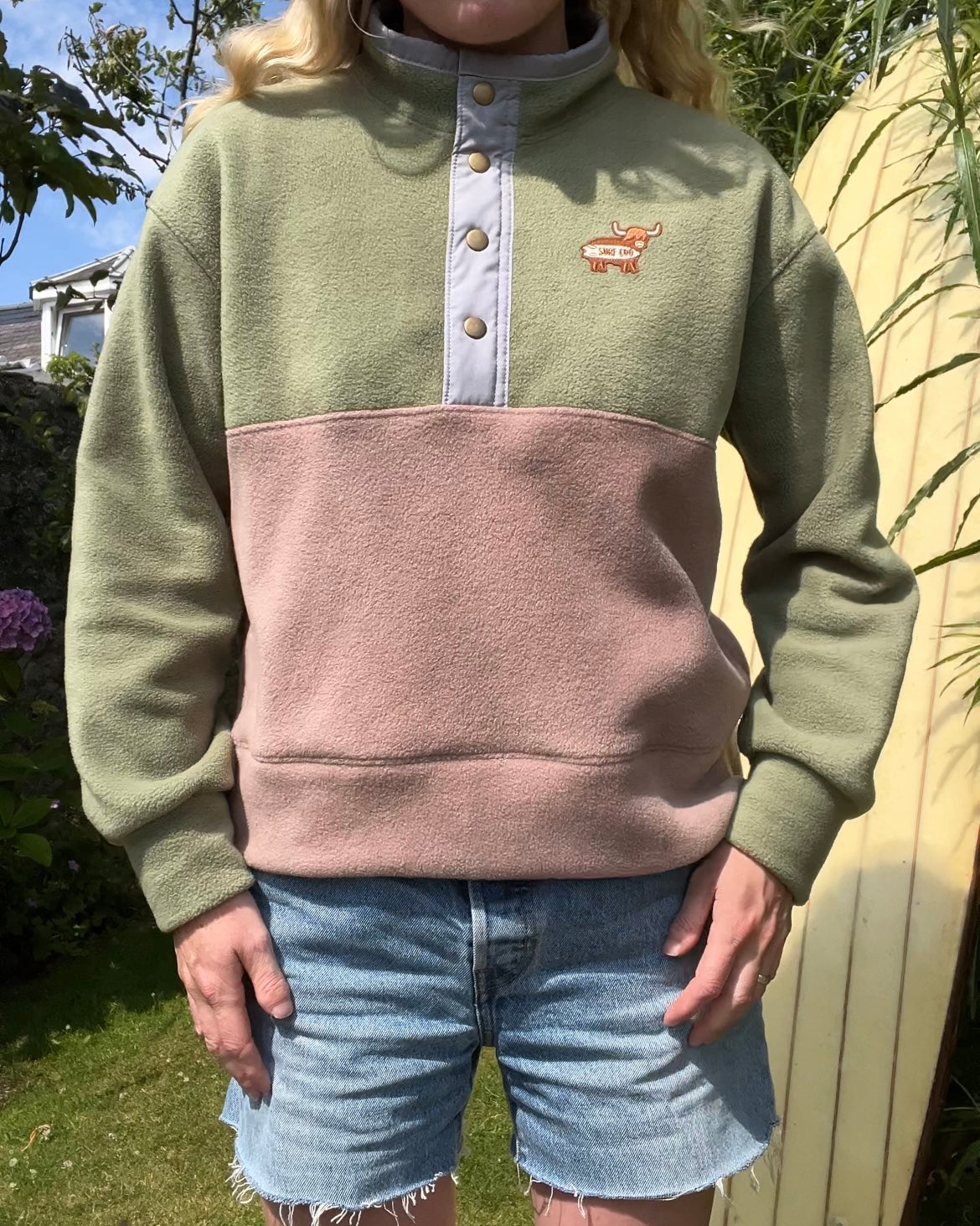 Green and Camel